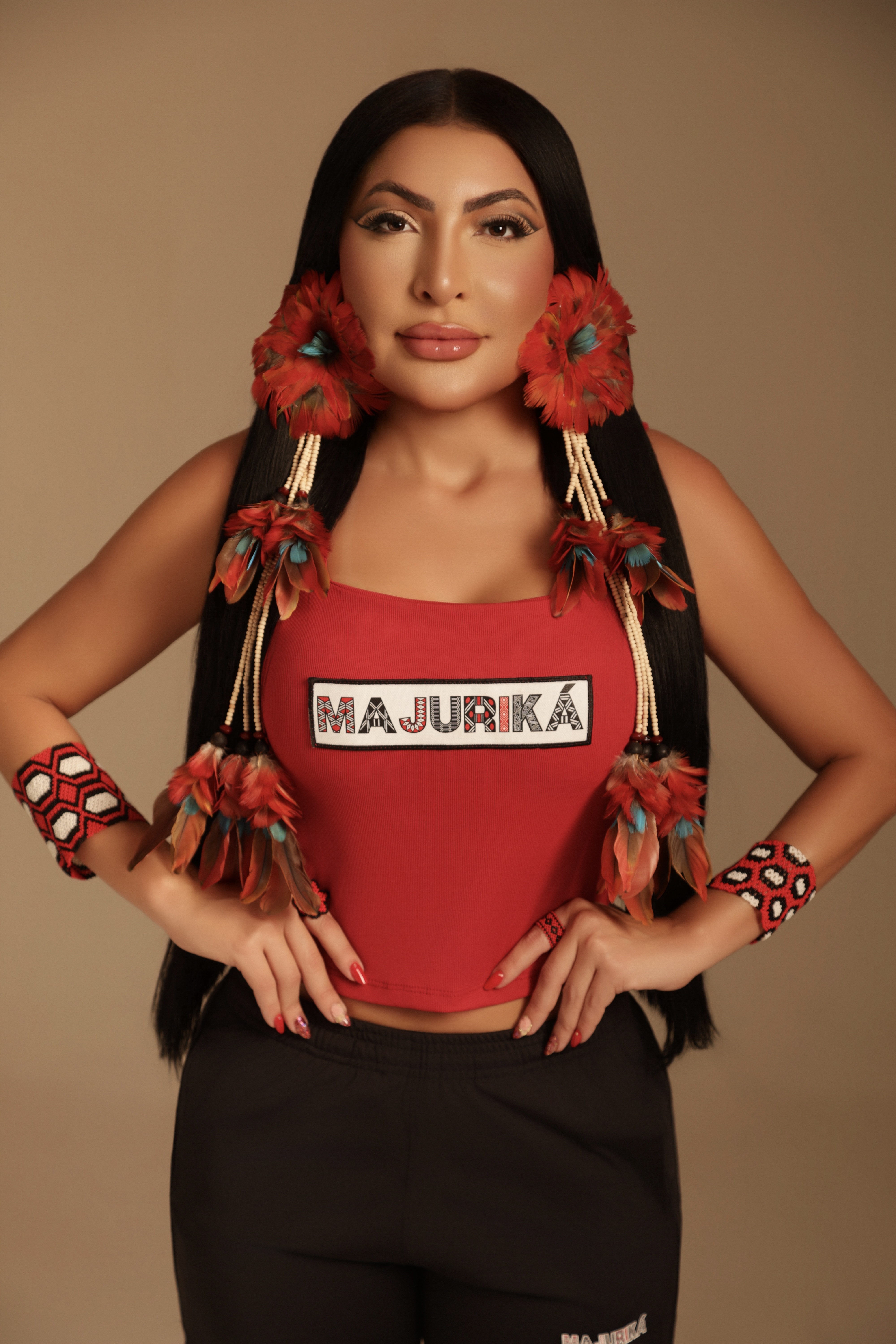 Rayane Majuriká com brinco indígena